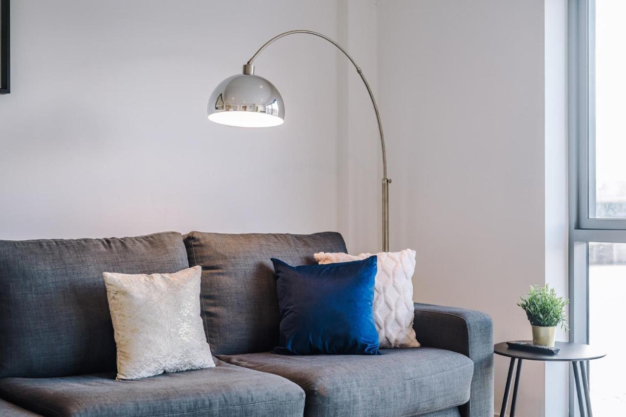 Host & - Waterfront View Apartment *